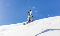国际滑雪纪律改革：裁判标准与安全规范并重，滑雪竞赛