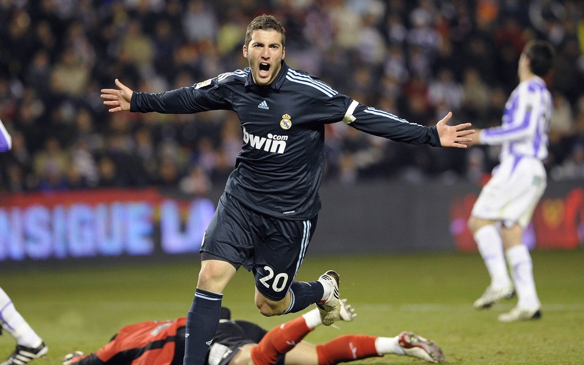 -男子自游泳突破个人极限，男子自由泳比赛